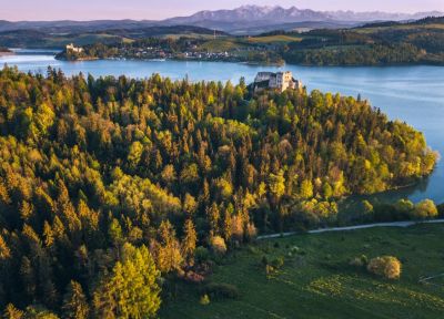 widok na zamek w Czorsztynie